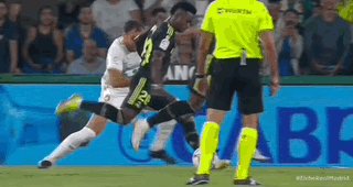 1666217275618054940.gif